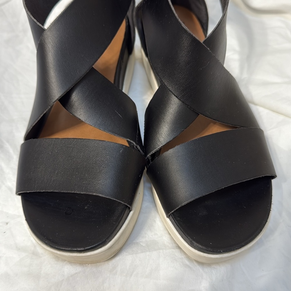 Women's A New Day Black Low Platform Strappy Zip-Up Sandals. Size 7. - Picture 3 of 11
